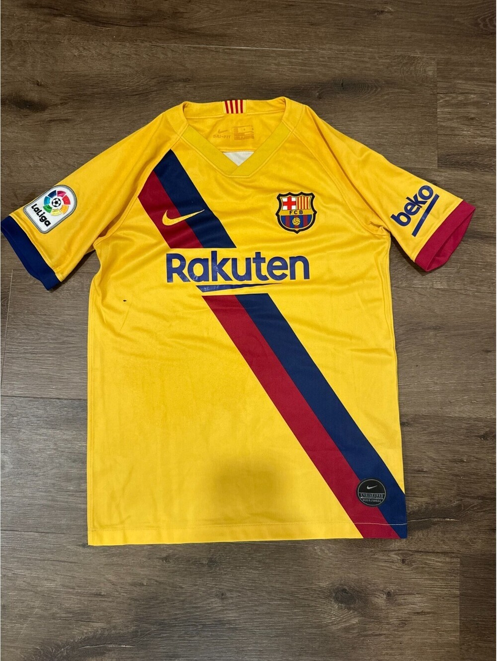 Nike FC Barcelona Jersey Youth Large Yellow Dri-Fit Soccer 2019 / 2020 Kit Rakut